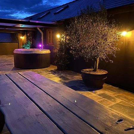 Lavender - Luxurious Barn Conversion - Blossom Farm Johnston Buitenkant foto