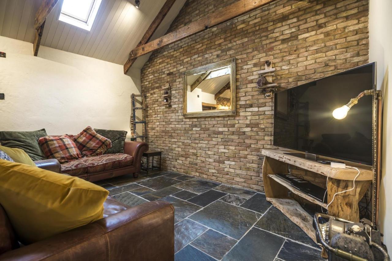 Lavender - Luxurious Barn Conversion - Blossom Farm Johnston Buitenkant foto