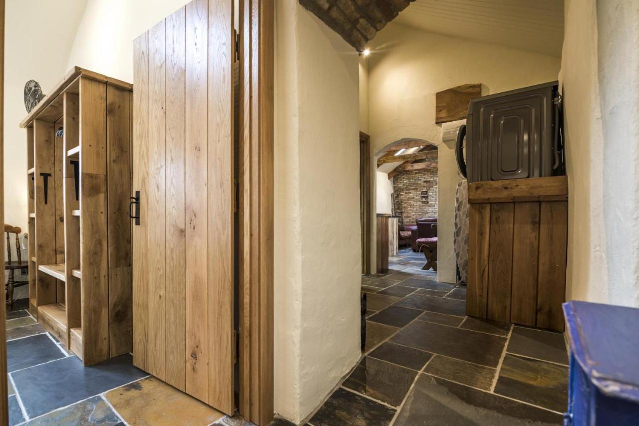 Lavender - Luxurious Barn Conversion - Blossom Farm Johnston Buitenkant foto