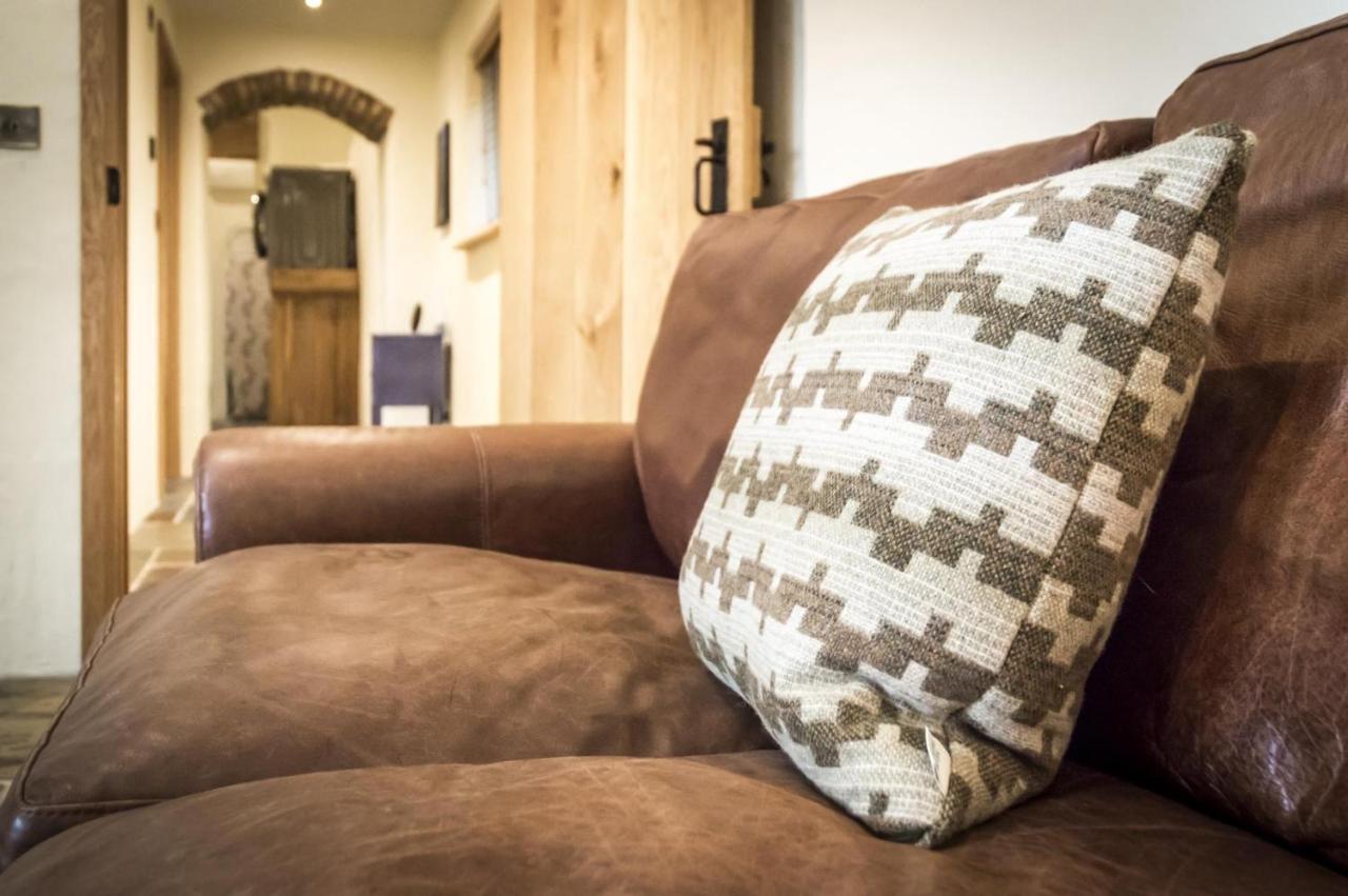 Lavender - Luxurious Barn Conversion - Blossom Farm Johnston Buitenkant foto