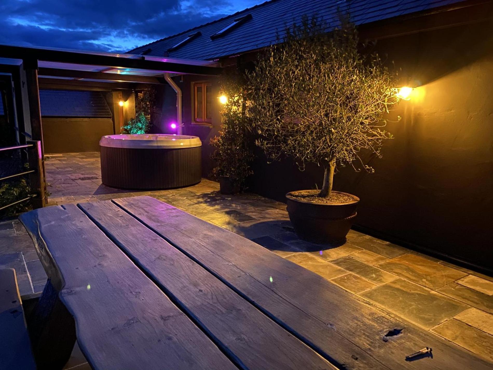 Lavender - Luxurious Barn Conversion - Blossom Farm Johnston Buitenkant foto